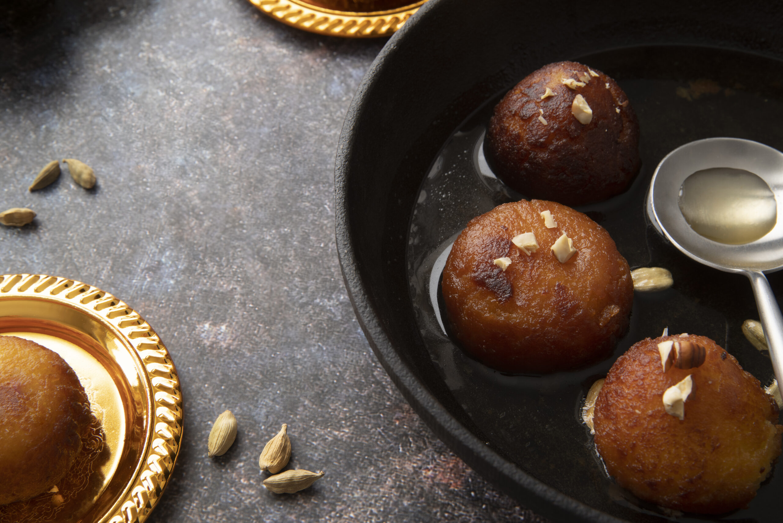 Gulab jamun without khoya by DesiExpert.com