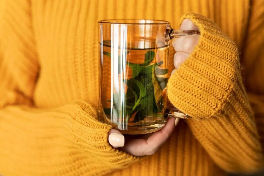Green tea benefits by DesiExpert.com