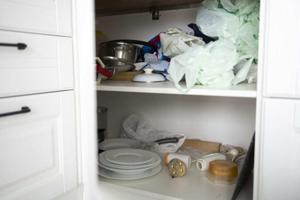 kitchen organization tips | chota kitchen kaise sajaye by DesiExpert.com